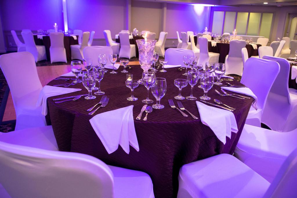 Doubletree By Hilton Hotel Raleigh - Brownstone - University מראה חיצוני תמונה
