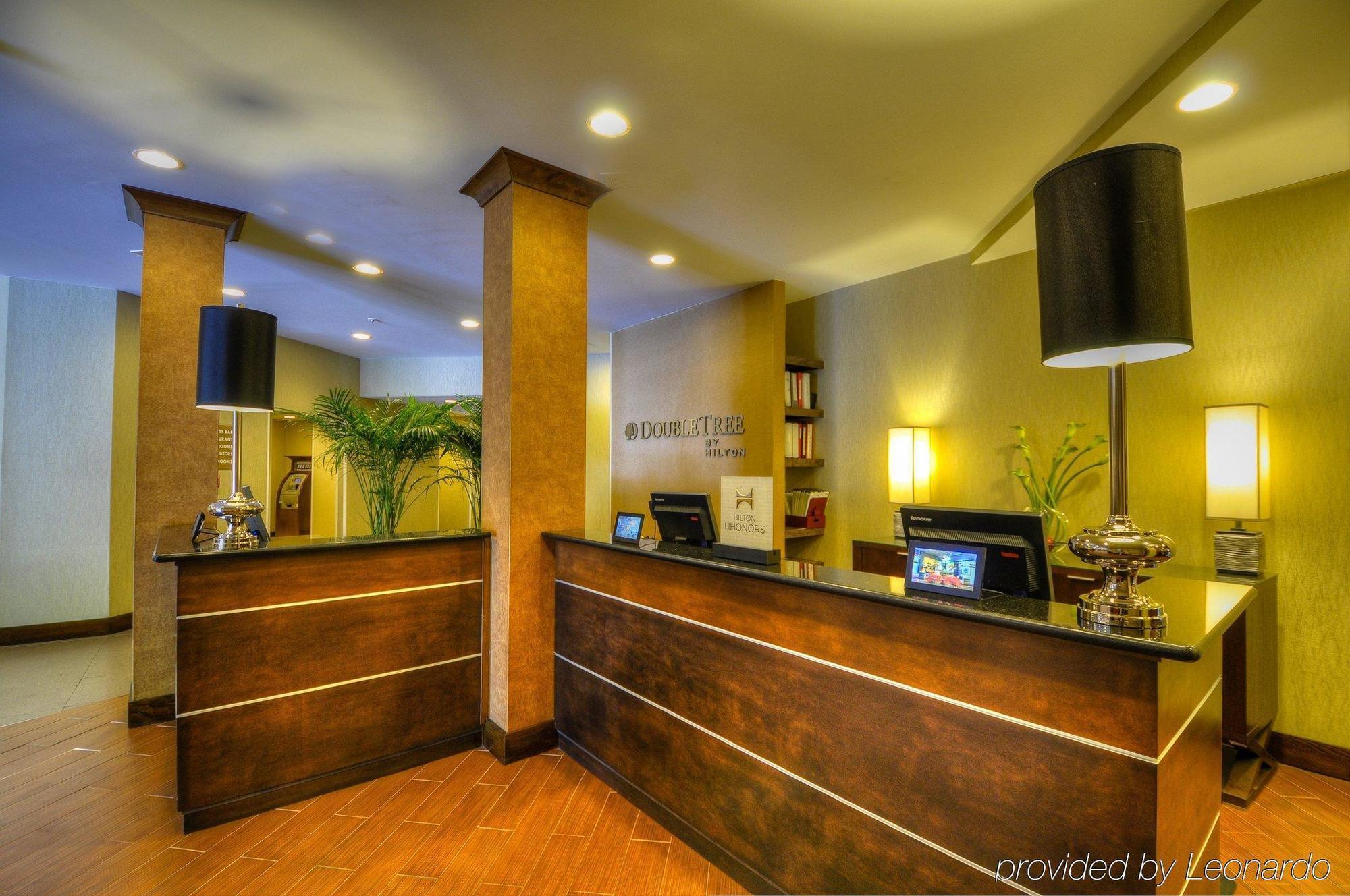 Doubletree By Hilton Hotel Raleigh - Brownstone - University מראה חיצוני תמונה