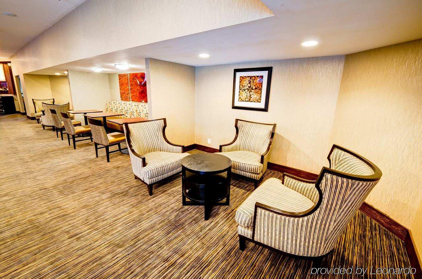 Doubletree By Hilton Hotel Raleigh - Brownstone - University מראה חיצוני תמונה