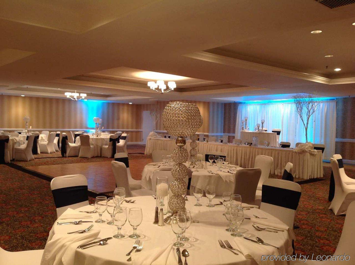 Doubletree By Hilton Hotel Raleigh - Brownstone - University מראה חיצוני תמונה