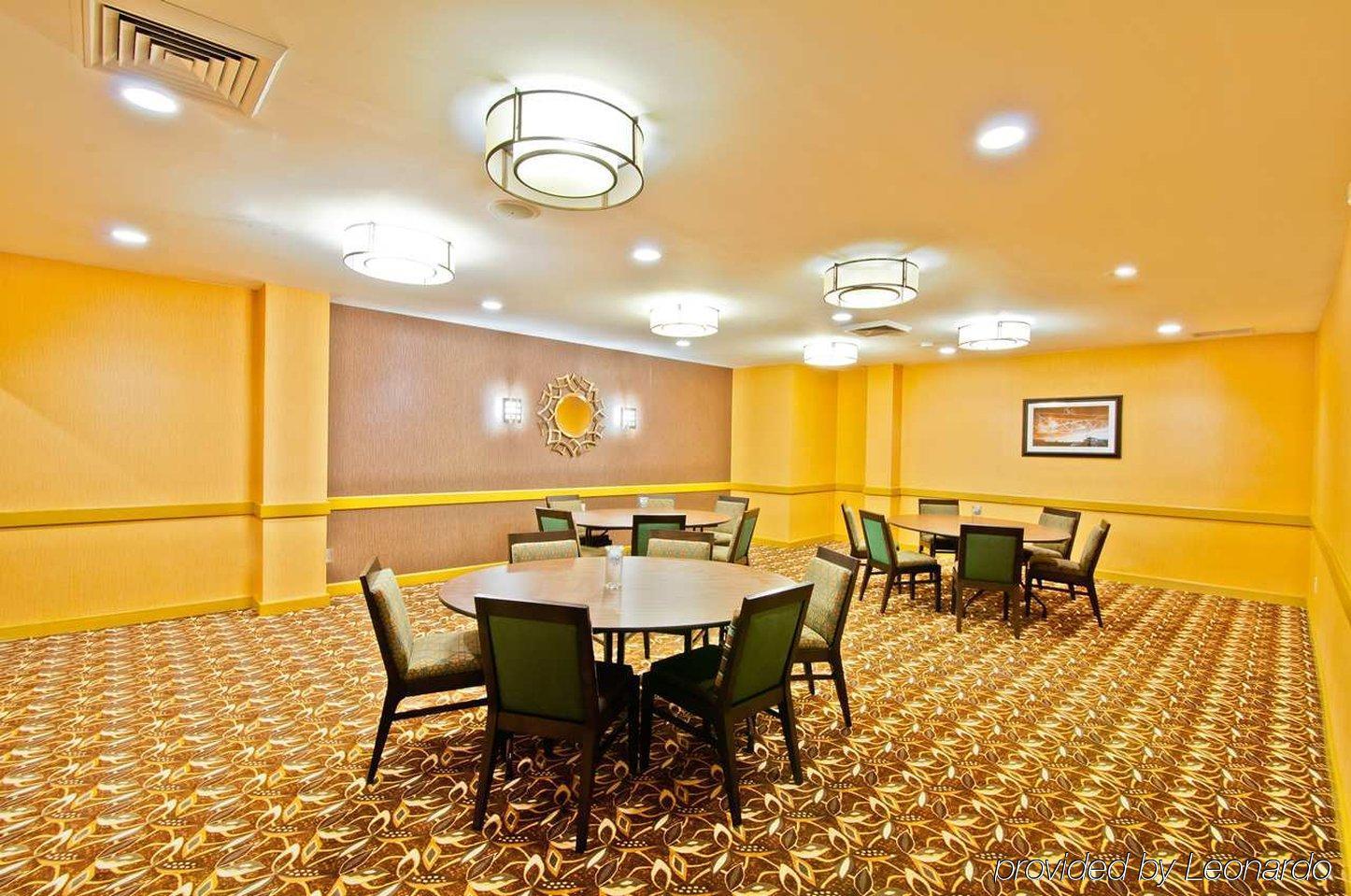 Doubletree By Hilton Hotel Raleigh - Brownstone - University מראה חיצוני תמונה