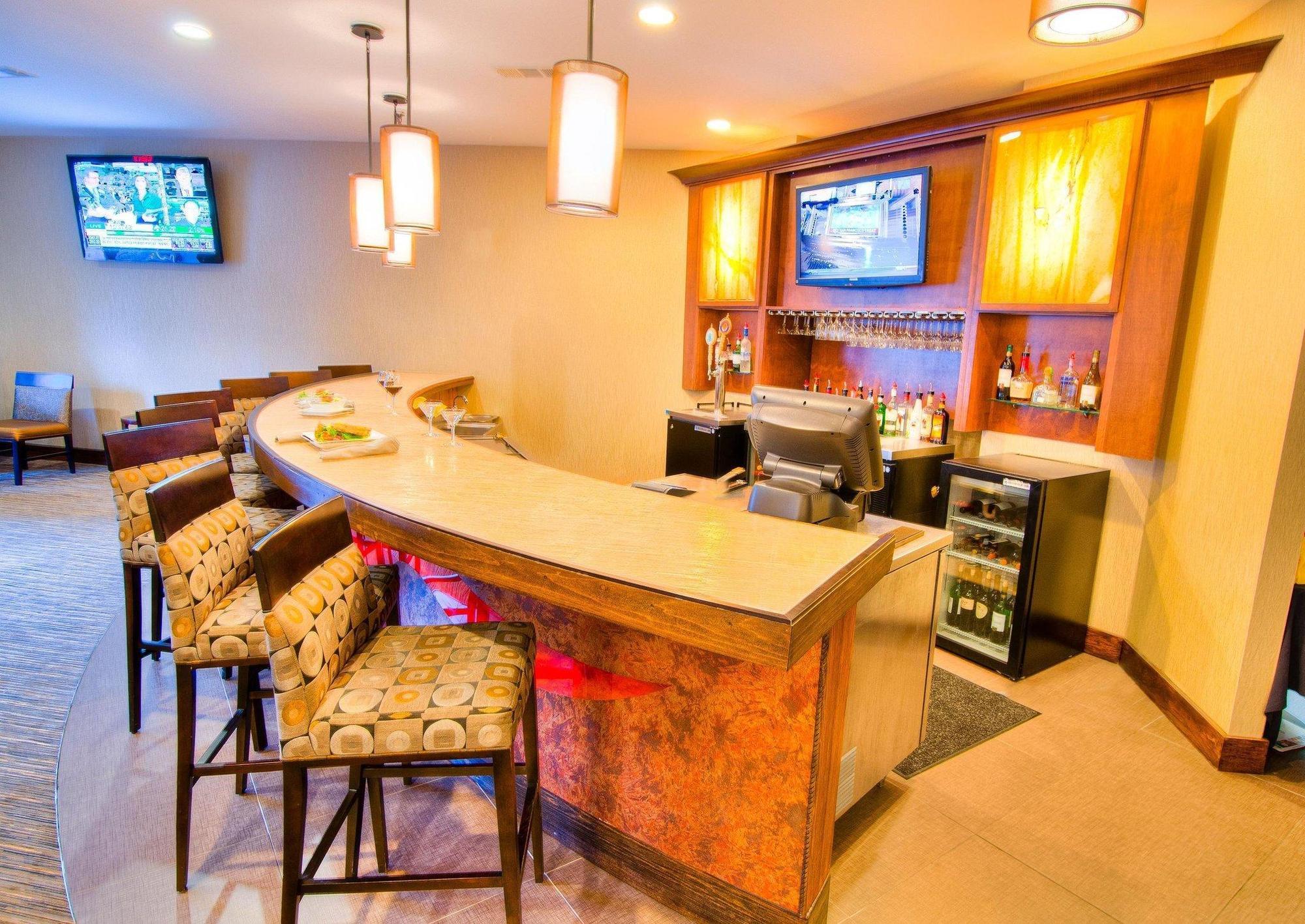 Doubletree By Hilton Hotel Raleigh - Brownstone - University מראה חיצוני תמונה