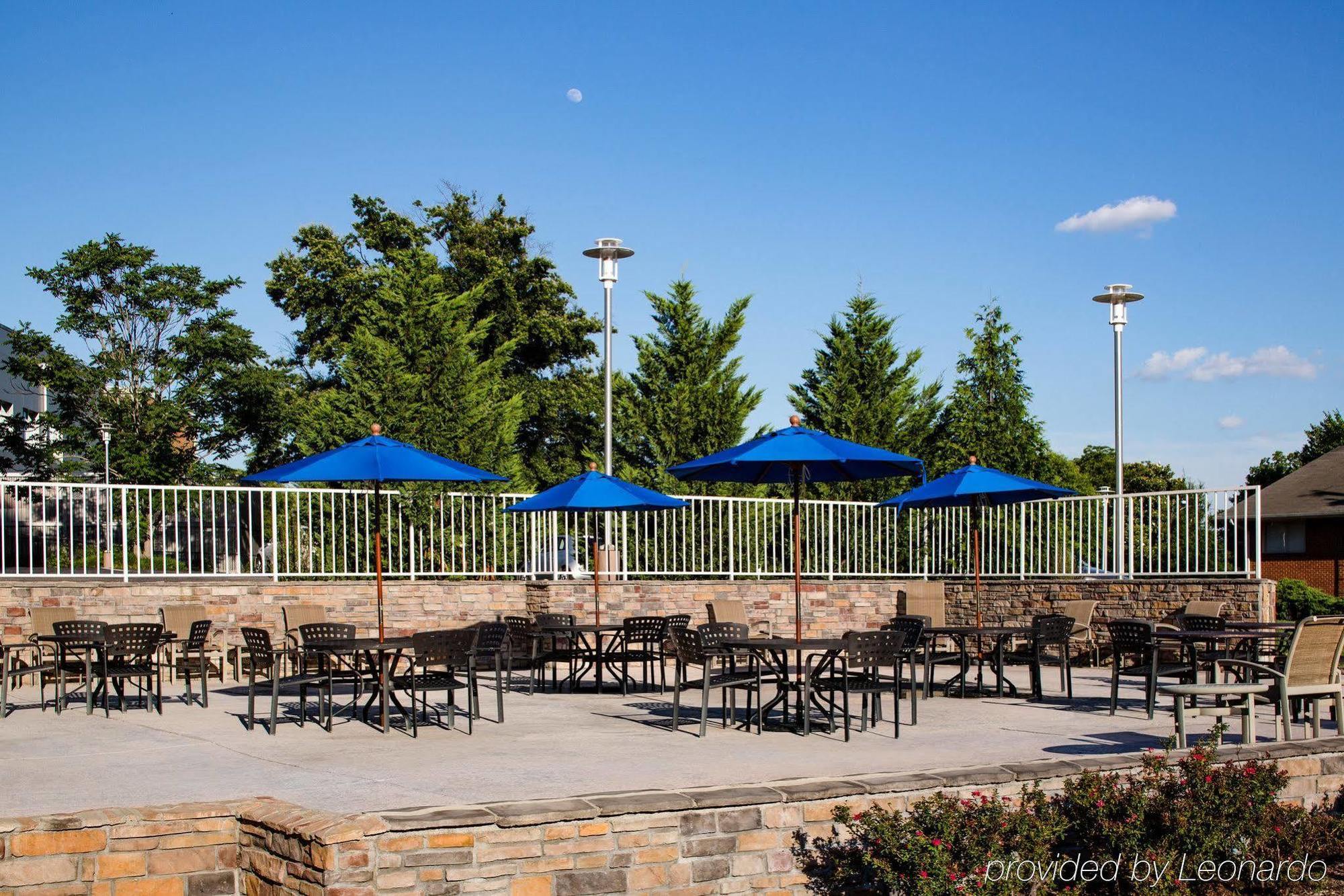 Doubletree By Hilton Hotel Raleigh - Brownstone - University מראה חיצוני תמונה