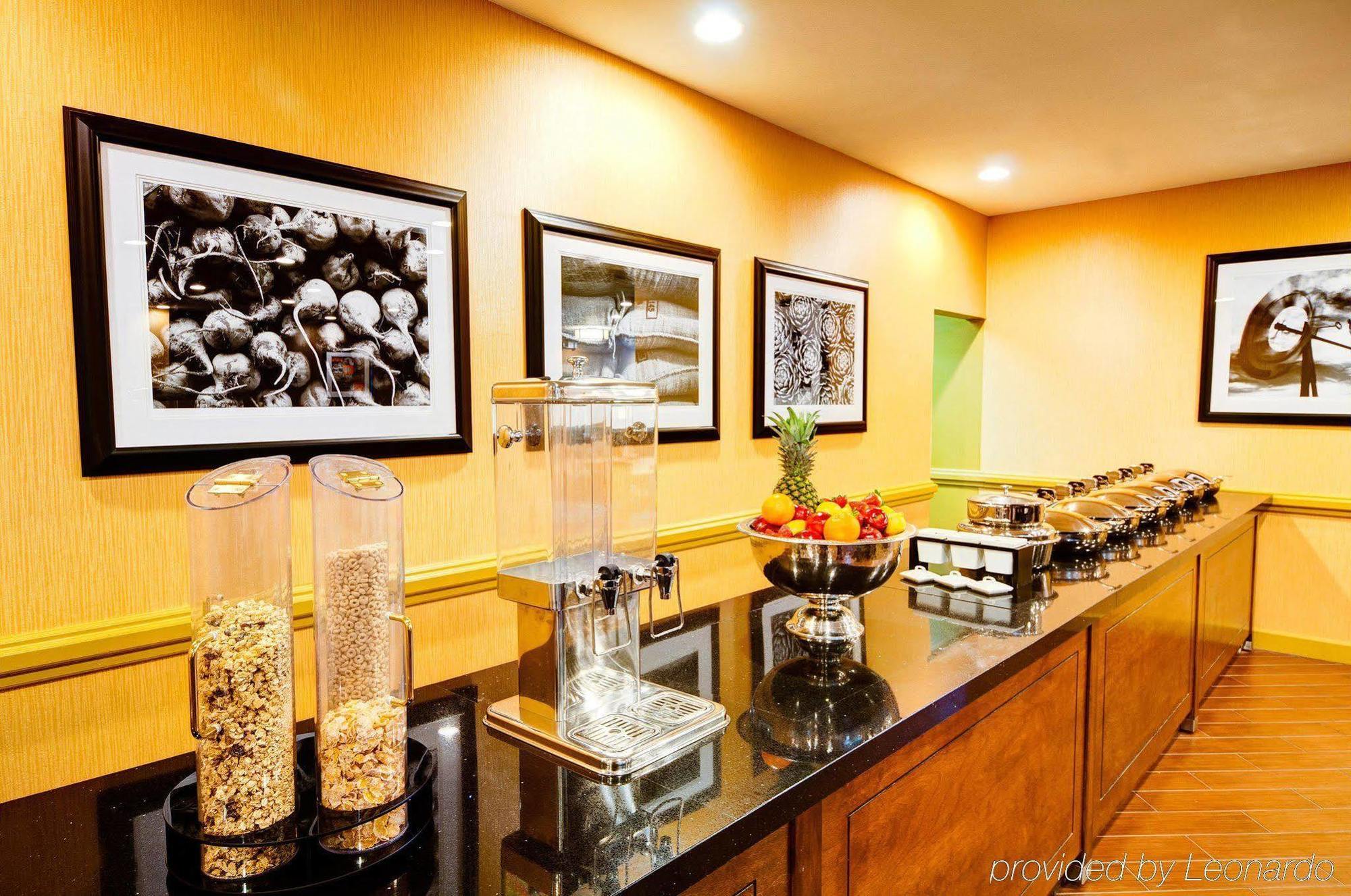 Doubletree By Hilton Hotel Raleigh - Brownstone - University מראה חיצוני תמונה