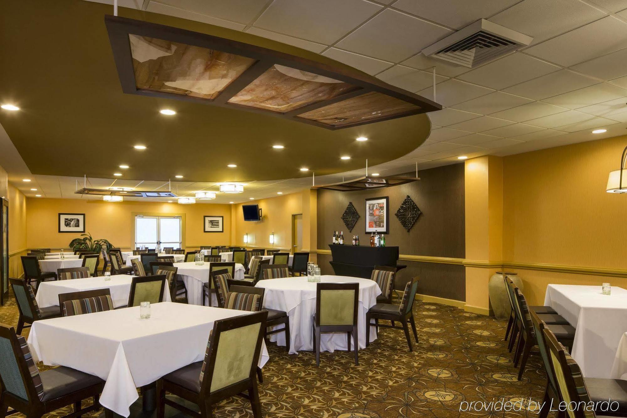 Doubletree By Hilton Hotel Raleigh - Brownstone - University מראה חיצוני תמונה