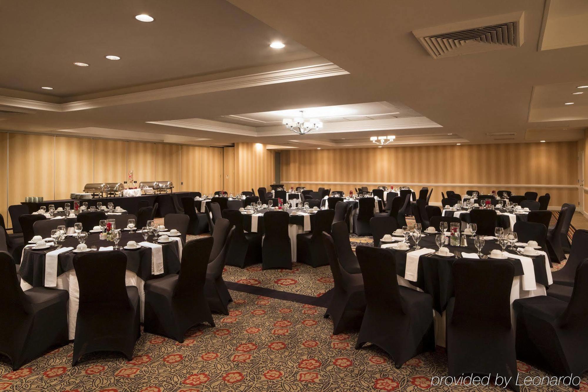 Doubletree By Hilton Hotel Raleigh - Brownstone - University מראה חיצוני תמונה