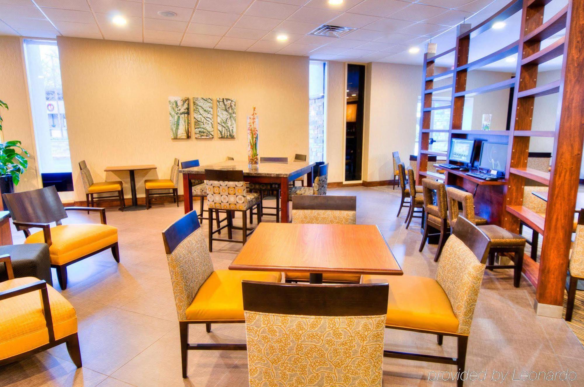 Doubletree By Hilton Hotel Raleigh - Brownstone - University מראה חיצוני תמונה