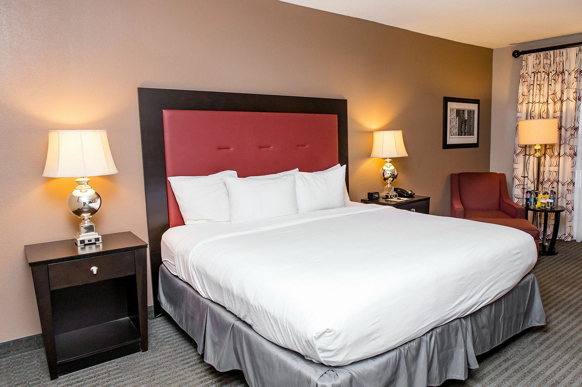Doubletree By Hilton Hotel Raleigh - Brownstone - University מראה חיצוני תמונה