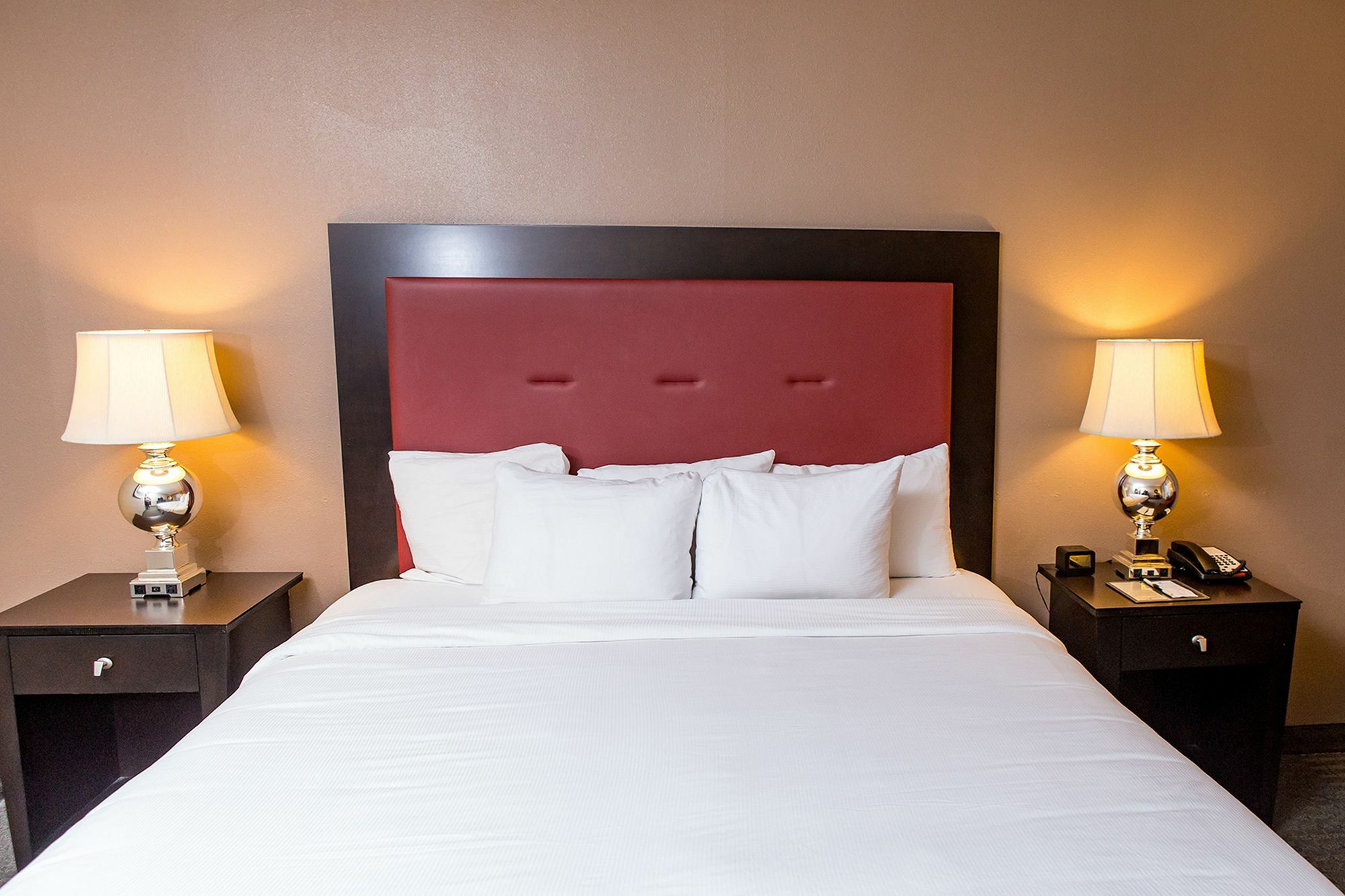 Doubletree By Hilton Hotel Raleigh - Brownstone - University מראה חיצוני תמונה