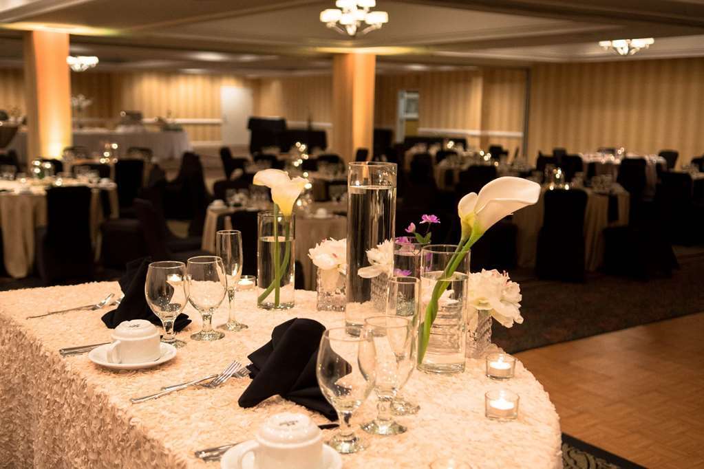 Doubletree By Hilton Hotel Raleigh - Brownstone - University מתקנים תמונה