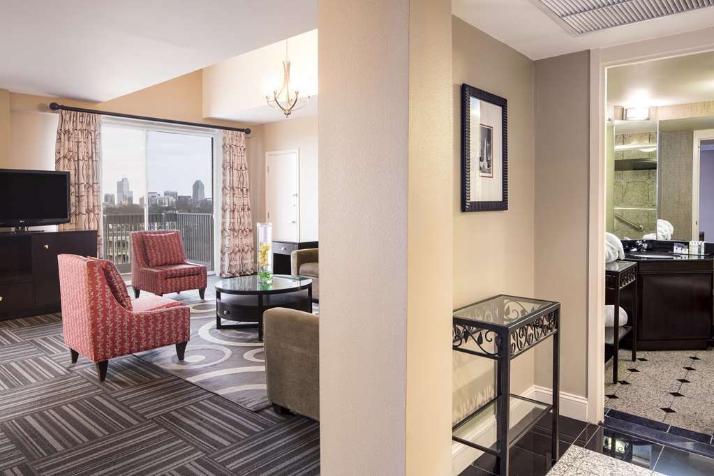 Doubletree By Hilton Hotel Raleigh - Brownstone - University חדר תמונה